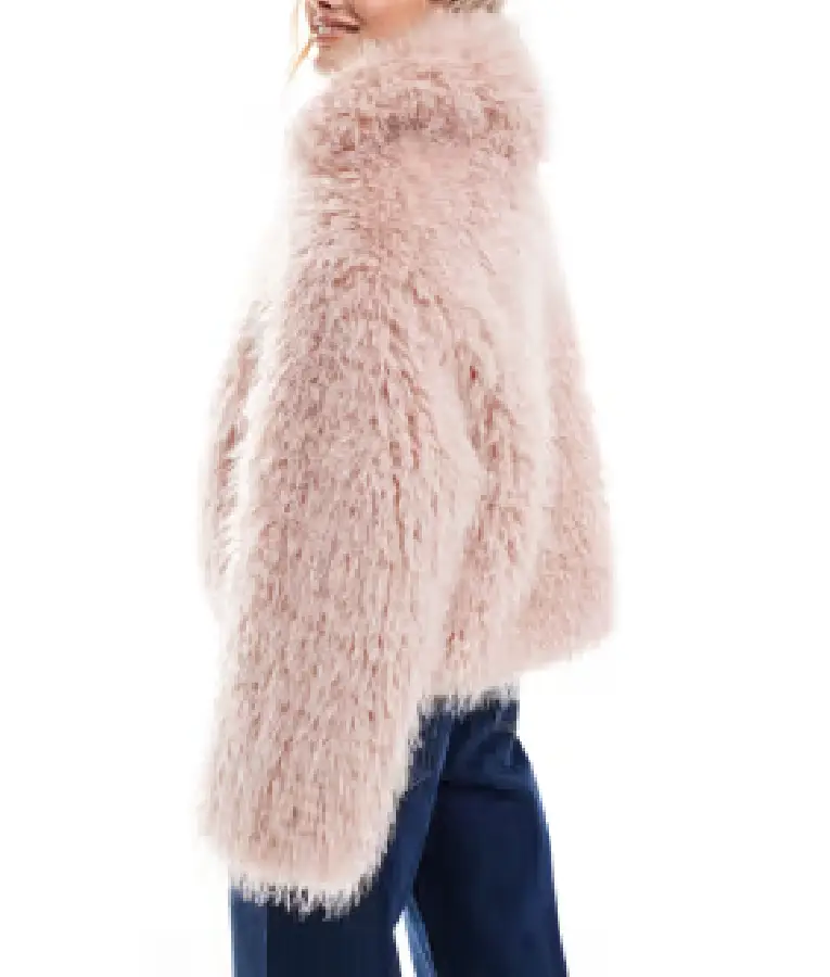 The Summer I Turned Pretty S03 Taylor Jewel Fur Jacket