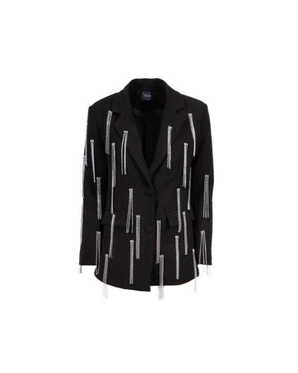 Shine in The Voice S28 Natalia Albertini Black Embellished Fringe Dress. This stunning dress features intricate details, ideal for making a memorable impression.